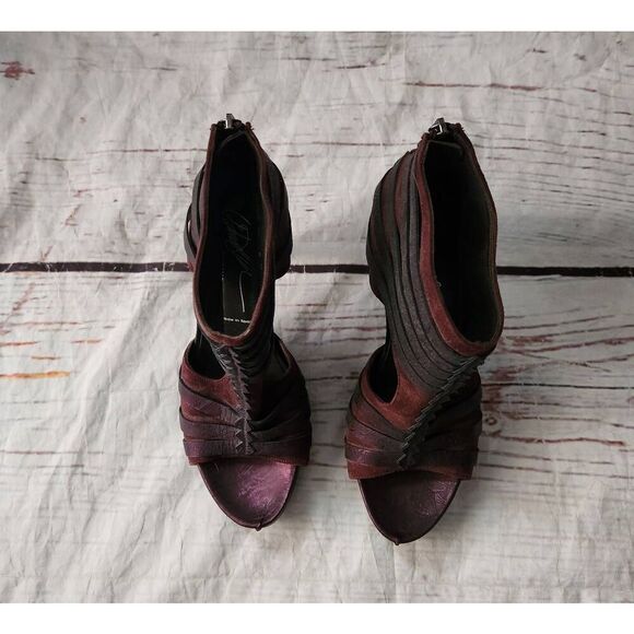 Donald J Pliner Gladiz Platform Burgundy Suede and Leather Heeled Sandals Size 8 - Picture 4 of 9